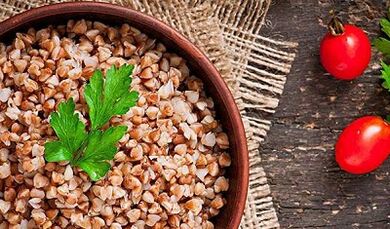 Pisua galtzeko arauak Buckwheat Dietan